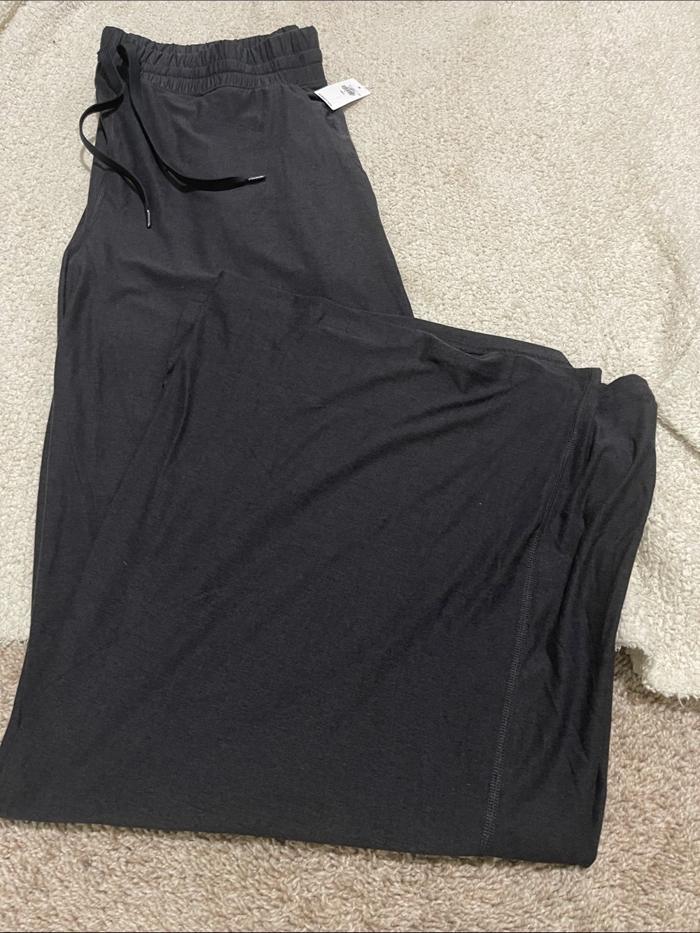 NWT- Old Navy L tall. CloudMotion Wide Leg